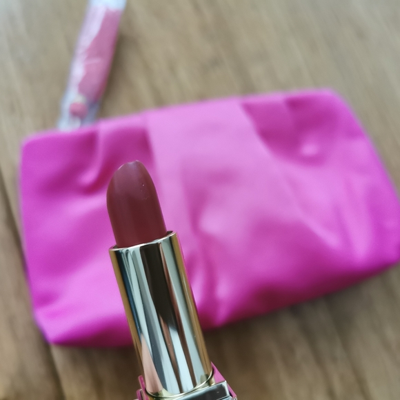 2 for $30 Estée Lauder makeup gift set - Picture 1 of 2